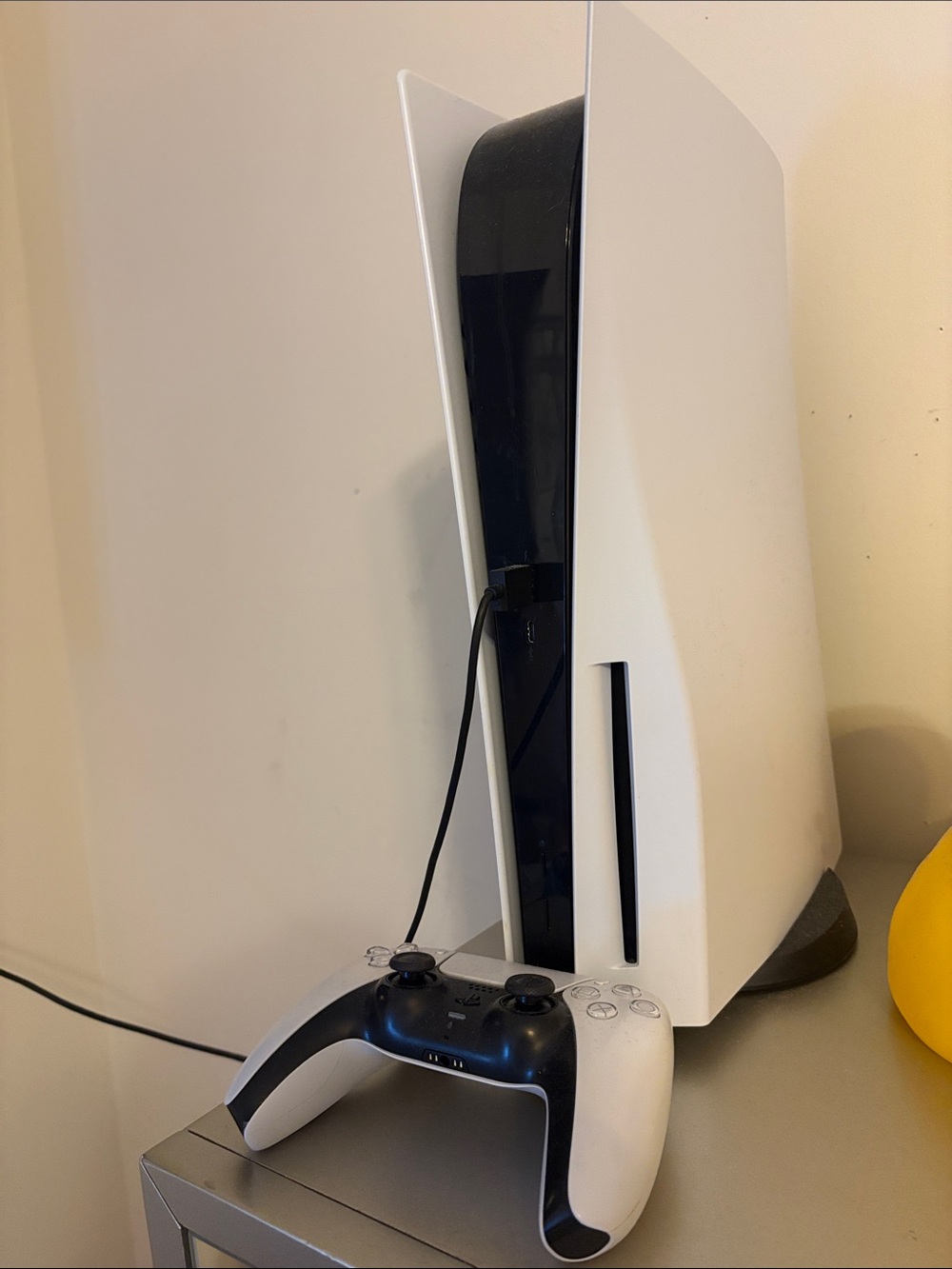 Playstation 5 and remote